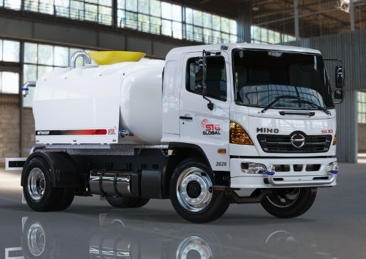 TRUCK POLYTANK WATER 8000 LITER