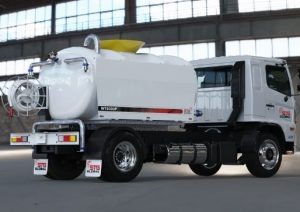 TRUCK POLYTANK WATER 8000 LITER