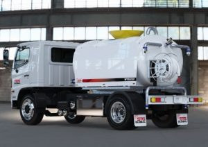 TRUCK POLYTANK WATER 8000 LITER